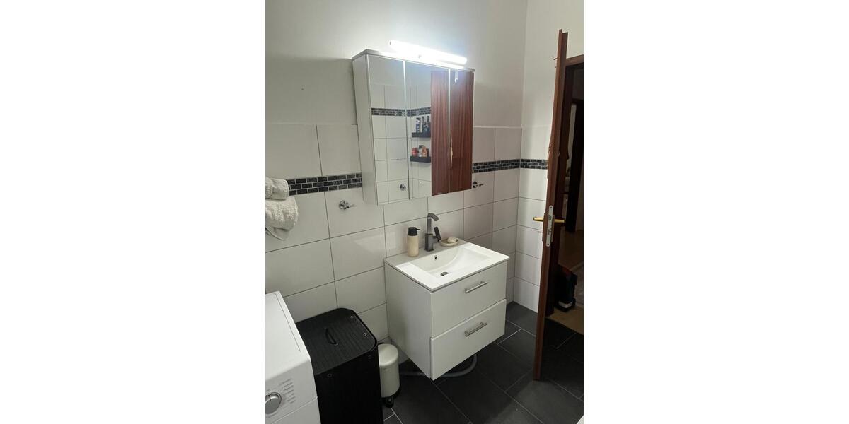 Etagenwohnung Düsseldorf Stadtbezirk 9 - 2 Zimmer, 65 m&sup2;, 1.000&euro; | Angebot:25987290