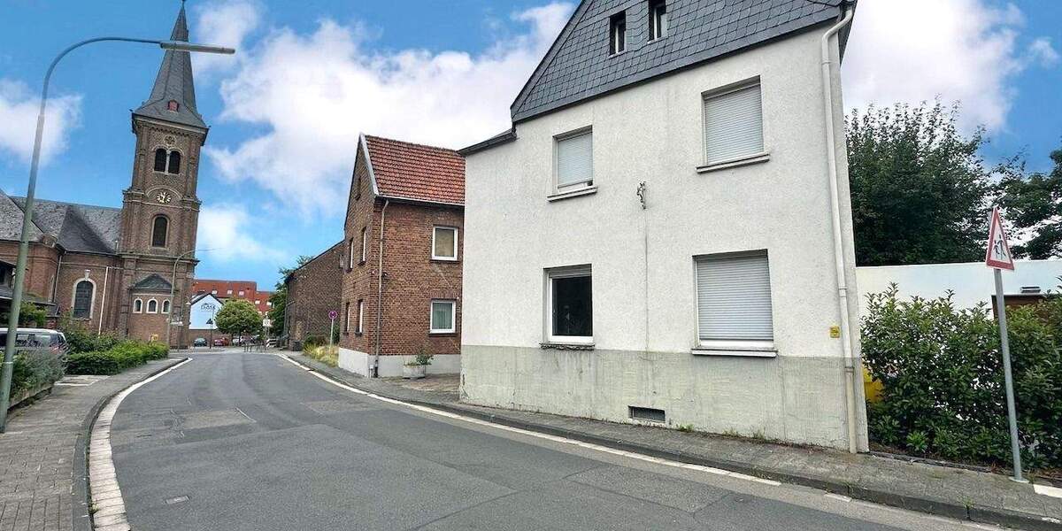 Einfamilienhaus Neuss Norf - 8 Zimmer, 210 m&sup2;, 419.000&euro; | Angebot:25687677