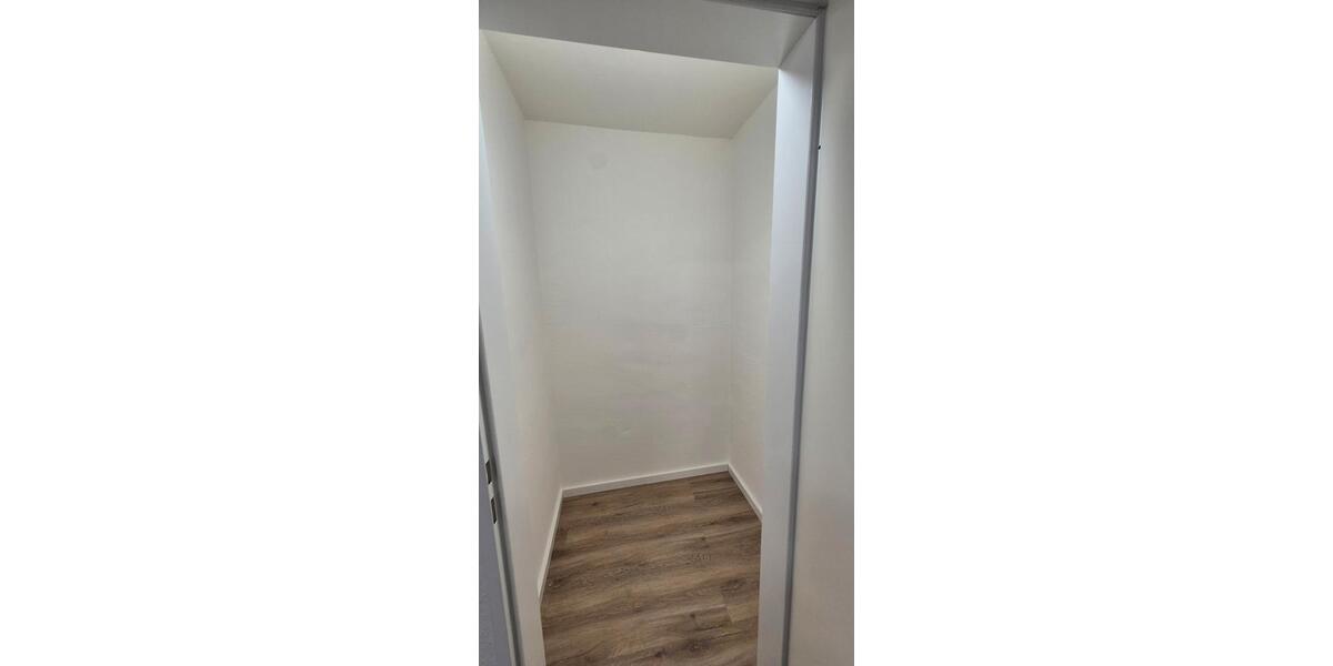 Dachgeschoßwohnung Mönchengladbach Ost - 3 Zimmer, 65 m&sup2;, 650&euro; | Angebot:26648956
