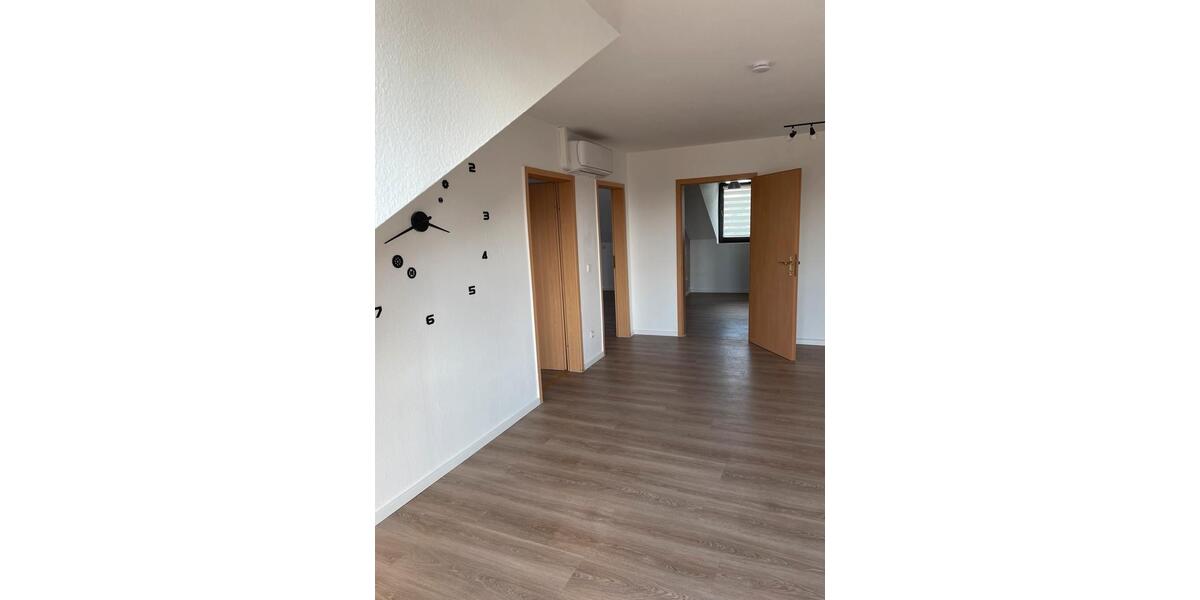 Dachgeschoßwohnung Mönchengladbach Süd - 3 Zimmer, 79 m&sup2;, 600&euro; | Angebot:26669617