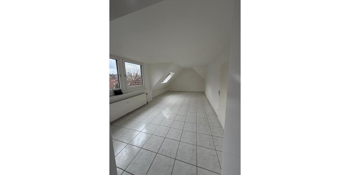 Dachgeschoßwohnung Duisburg Hamborn - 2.5 Zimmer, 54 m&sup2;, 450&euro; | Angebot:26020339