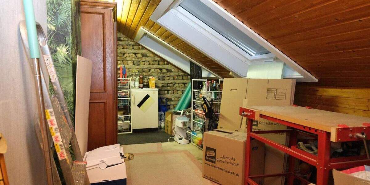 Etagenwohnung Neuss Rosellen - 4 Zimmer, 96 m&sup2;, 269.000&euro; | Angebot:25687337