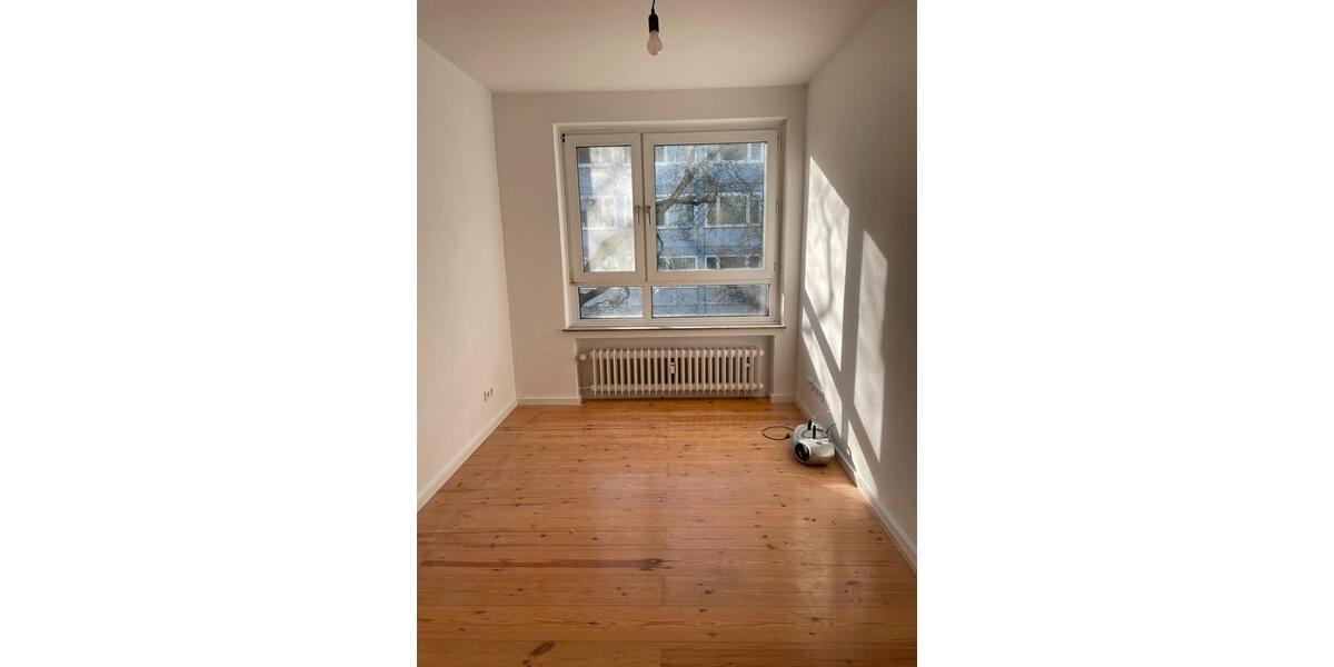 Etagenwohnung Düsseldorf Stadtbezirk 3 - 3 Zimmer, 80 m&sup2;, 1.500&euro; | Angebot:25366813