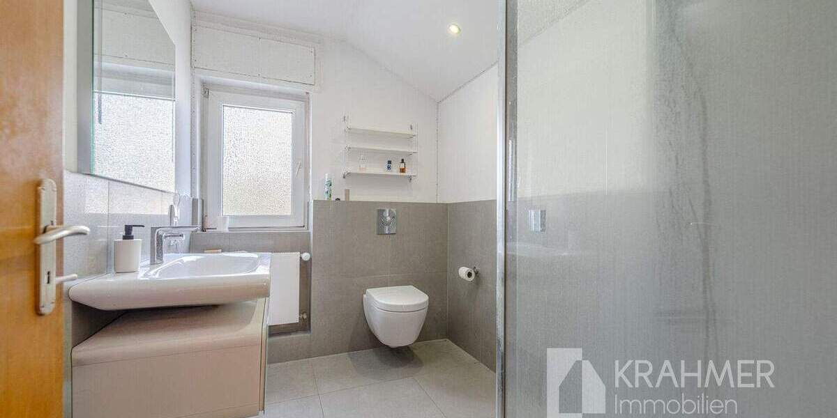 Einfamilienhaus Moers Kapellen-Mitte - 9 Zimmer, 181 m&sup2;, 649.000&euro; | Angebot:25684258