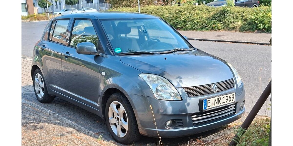 Suzuki Swift 156.000 km 1.850 &euro; Duisburg 47269