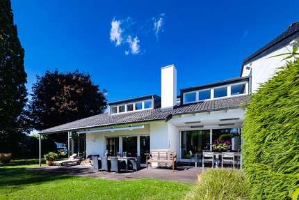 Haus Meerbusch / Strümp Strümp - 6 Zimmer, 334 m&sup2;, 1.889.000&euro; | Angebot:27539391