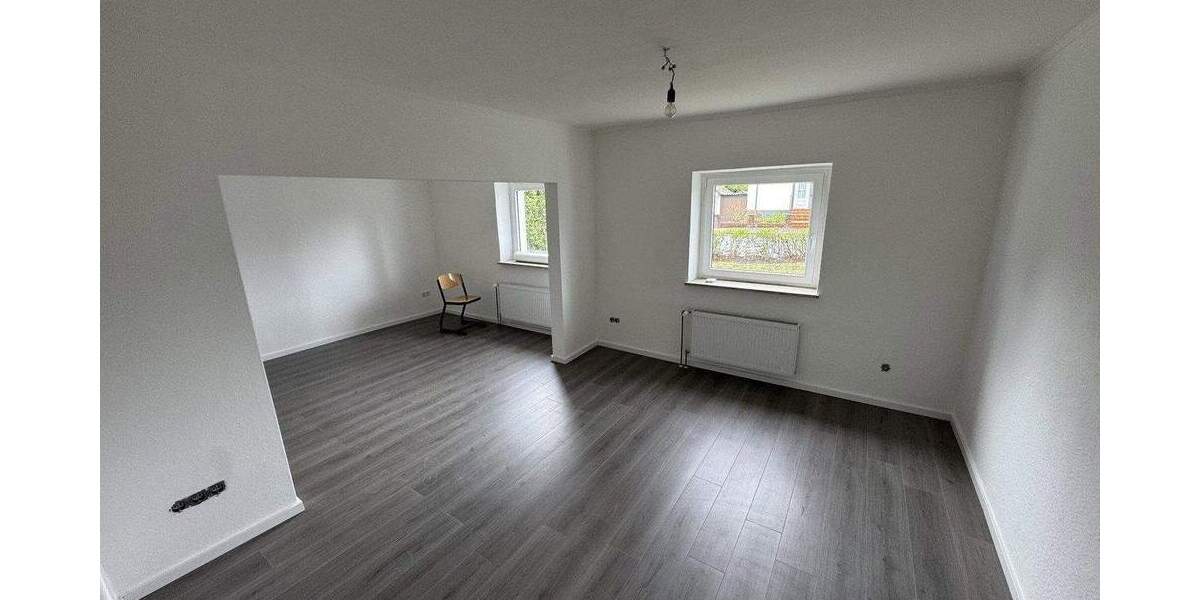 Etagenwohnung Moers Hochstraß - 2 Zimmer, 80 m&sup2;, 880&euro; | Angebot:26035832