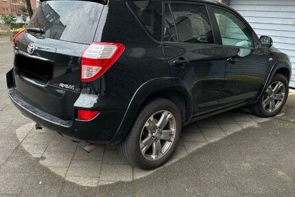 Toyota RAV 4 238.600 km 7.300 &euro; Düsseldorf 40223