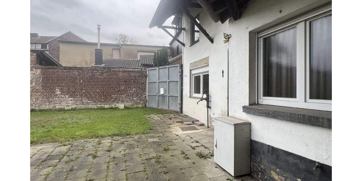 Einfamilienhaus Mönchengladbach-Wickrathberg Wickrathberg - 8 Zimmer, 200 m&sup2;, 270.000&euro; | Angebot:25703873