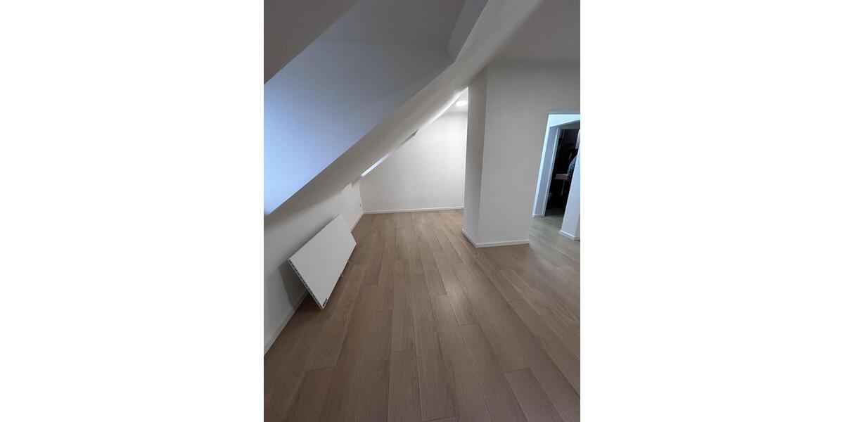 Dachgeschoßwohnung Mönchengladbach Süd - 2 Zimmer, 42 m&sup2;, 530&euro; | Angebot:26663106