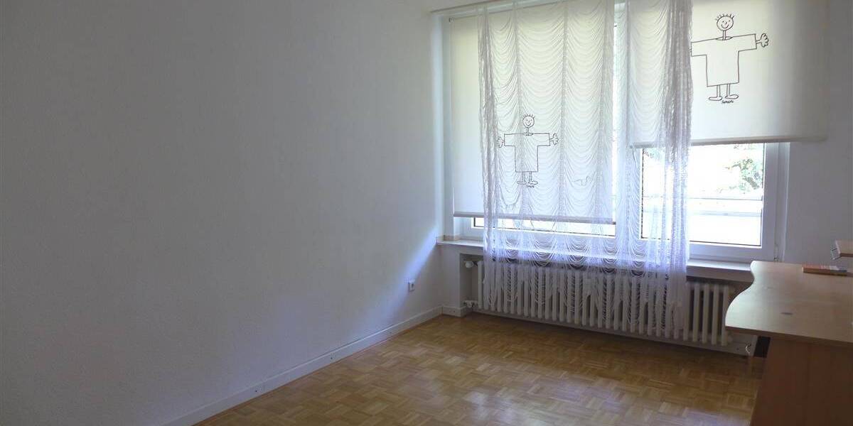 Etagenwohnung Krefeld Cracau - 4 Zimmer, 101 m&sup2;, 196.000&euro; | Angebot:26686737