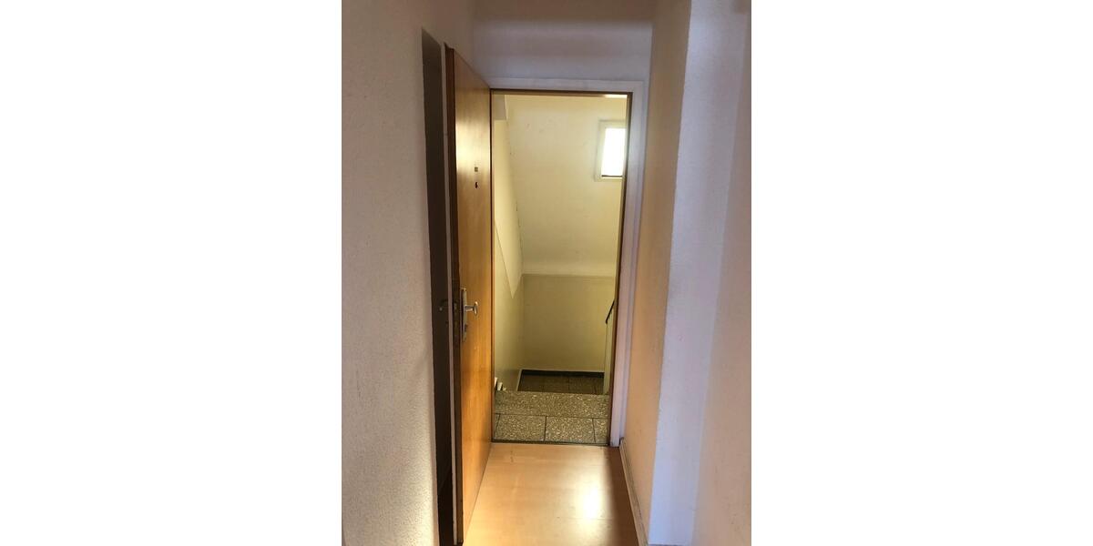 Dachgeschoßwohnung Krefeld - 2 Zimmer, 40 m&sup2;, 350&euro; | Angebot:24813259