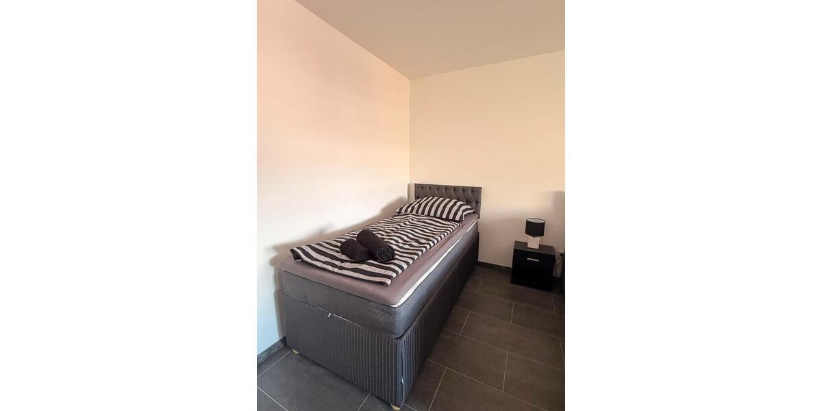 Etagenwohnung Moers - 3 Zimmer, 85 m&sup2;, 18&euro; | Angebot:25999749