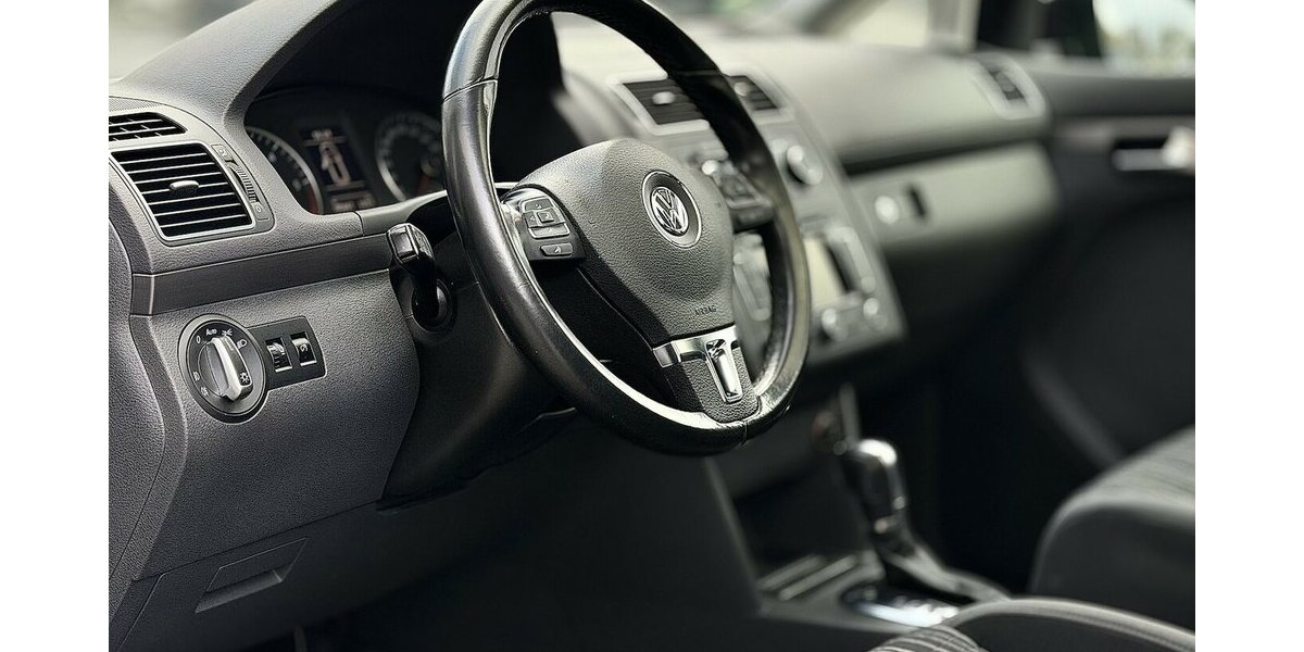 VW Touran Cross / 2,0 TDI / 170 PS / PANO / 7 Sitze 185.000 km 11.890 &euro; Mönchengladbach 41066