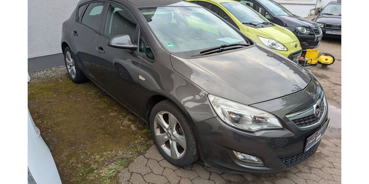 Opel Astra 107.600 km 3.990 &euro; Mülheim-Ruhr 45473