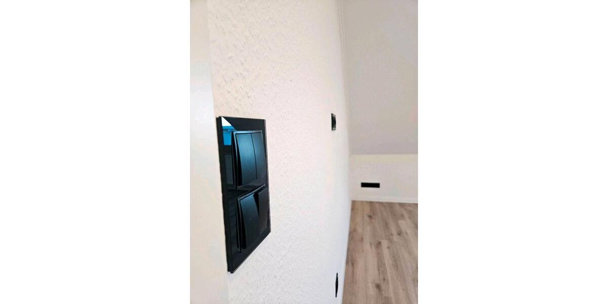 Dachgeschoßwohnung Duisburg Rheinhausen - 3 Zimmer, 80 m&sup2;, 750&euro; | Angebot:25935334
