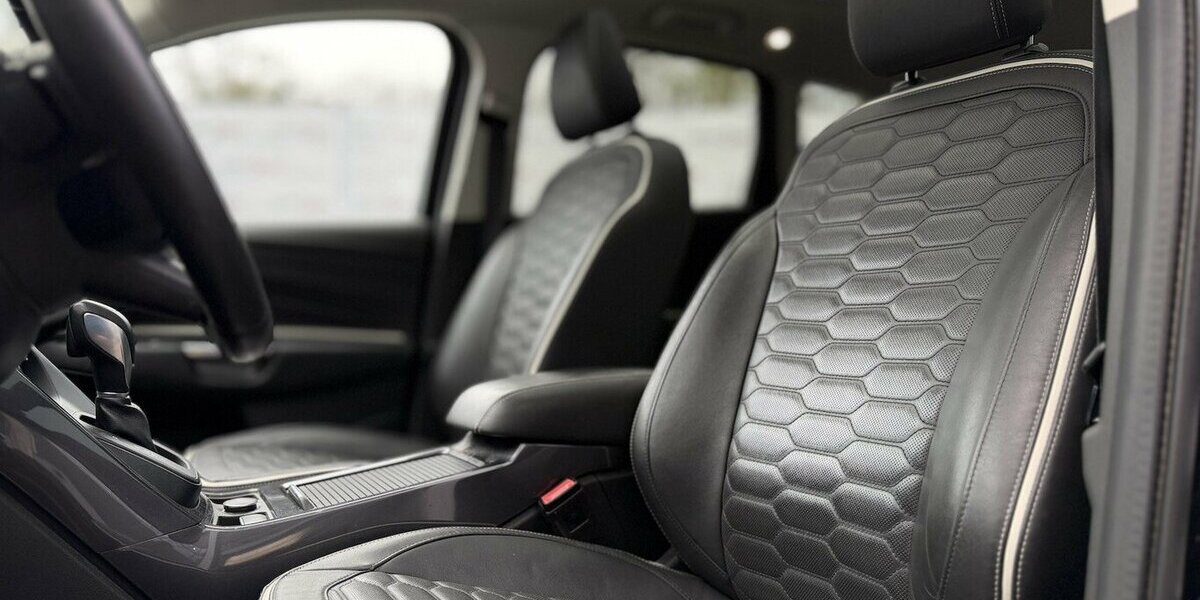 Ford Kuga Vignale / Panorama / Kamera / Keyless GO 34.000 km 21.890 &euro; Mönchengladbach 41066