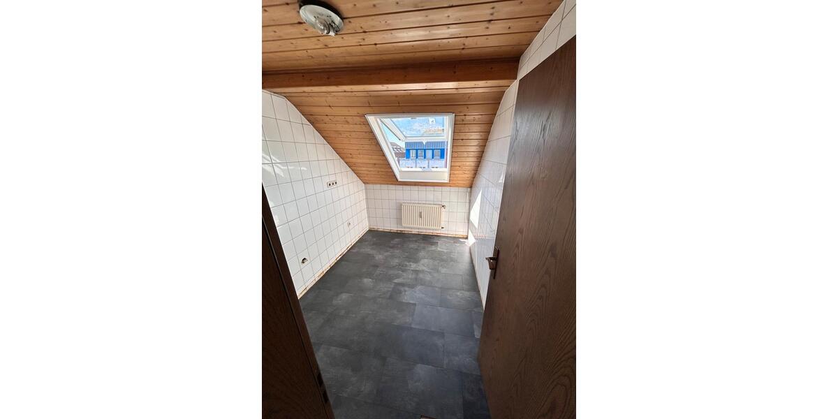 Dachgeschoßwohnung Krefeld Dießem - 2 Zimmer, 45 m&sup2;, 630&euro; | Angebot:26560455