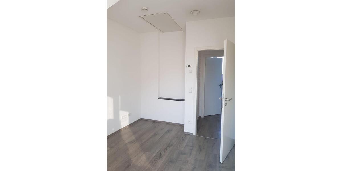 Dachgeschoßwohnung Düsseldorf Stadtbezirk 3 - 2 Zimmer, 64 m&sup2;, 1.400&euro; | Angebot:26644914