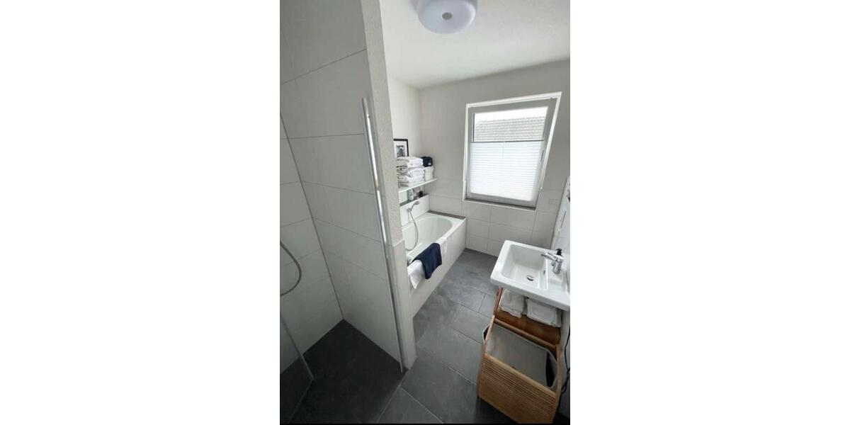 Reihenhaus Grevenbroich - 4 Zimmer, 133 m&sup2;, 1.980&euro; | Angebot:24829517