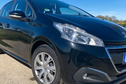 Peugeot 208 134.000 km 8.790 &euro; Kempen 47906