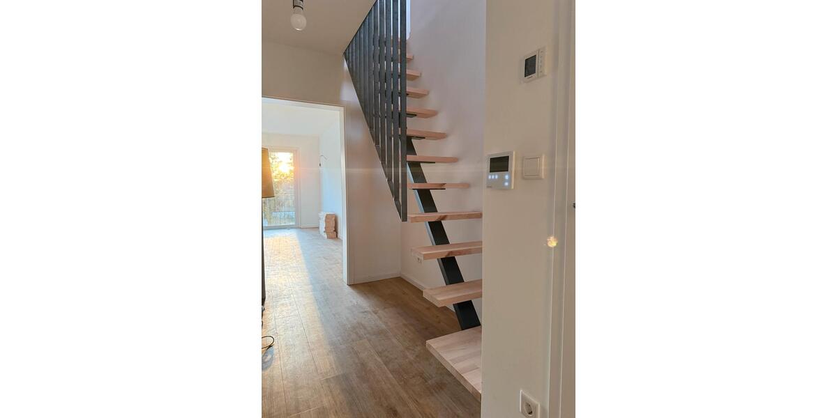 Etagenwohnung Düsseldorf Stadtbezirk 6 - 2 Zimmer, 100 m&sup2;, 19&euro; | Angebot:24312453