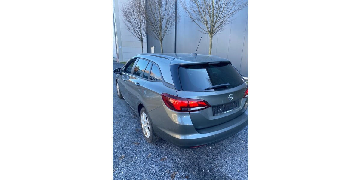 Opel Astra K Sports1.5CDTI.NAVI.VOLL-LED.PDC.11/20 108.000 km 5.990 &euro; Hilden 40721