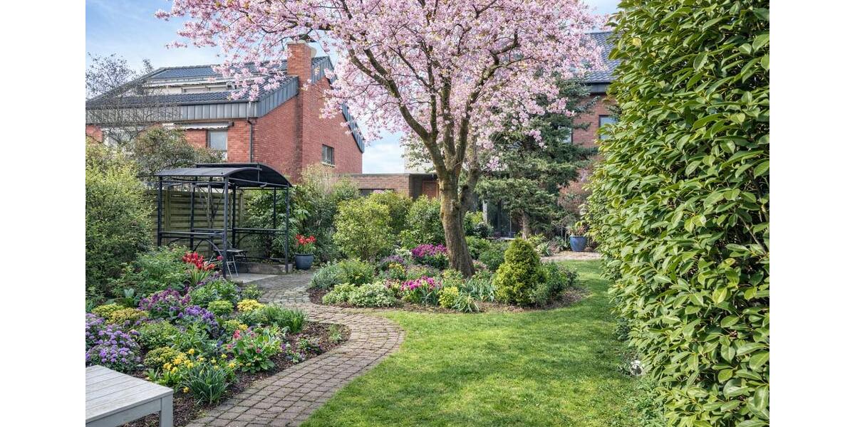 Einfamilienhaus Langenfeld (Rheinland) - 6 Zimmer, 185 m&sup2;, 3.199&euro; | Angebot:25973802