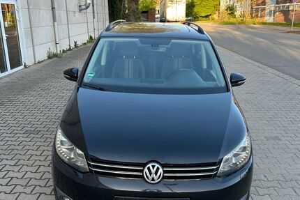 VW Touran 273.465 km 5.700 &euro; Krefeld 47807