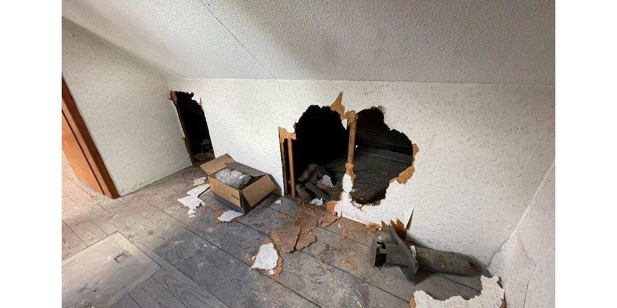 Dachgeschoßwohnung Krefeld Cracau - 5 Zimmer, 114 m&sup2;, 55.000&euro; | Angebot:25989556