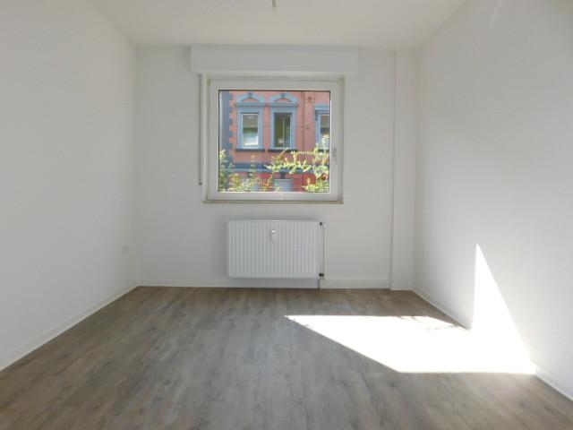 Etagenwohnung Krefeld Gellep-Stratum - 3 Zimmer, 72 m&sup2;, 847&euro; | Angebot:25823144