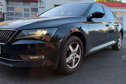 Skoda Superb 203.000 km 13.000 &euro; Krefeld 47805