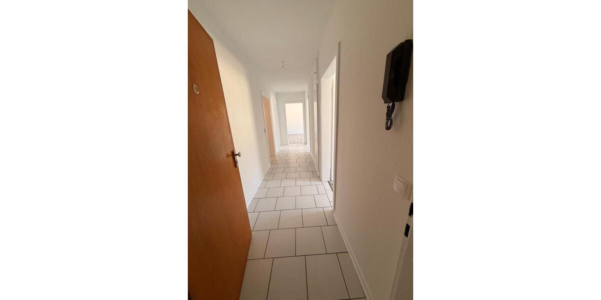 Etagenwohnung Krefeld - 3 Zimmer, 85 m&sup2;, 810&euro; | Angebot:25871358