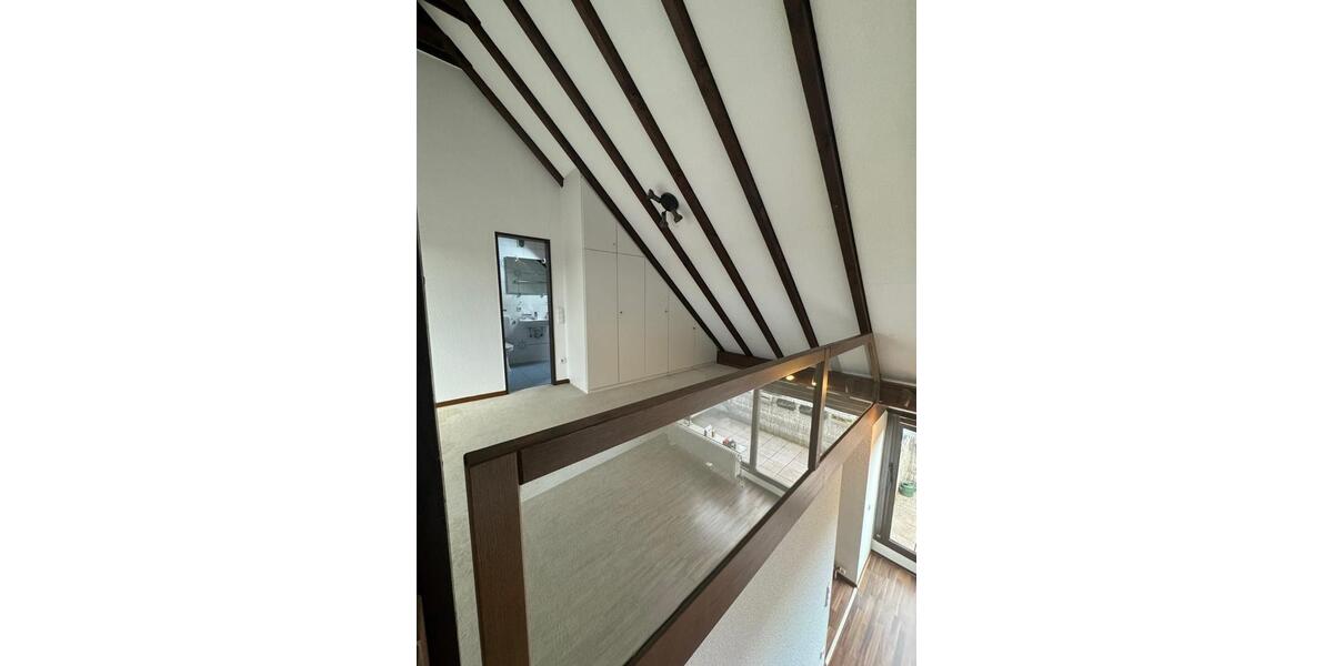 Dachgeschoßwohnung Düsseldorf Pempelfort - 3 Zimmer, 122 m&sup2;, 2.074&euro; | Angebot:25219719