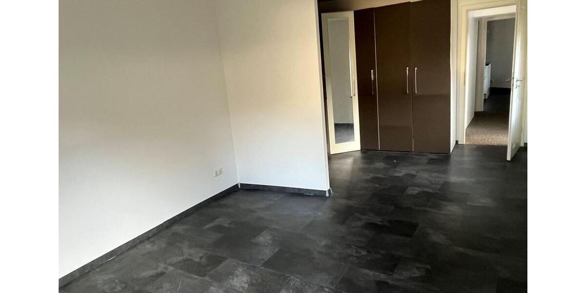 Erdgeschoßwohnung Mönchengladbach Nord - 2 Zimmer, 87 m&sup2;, 900&euro; | Angebot:25979632
