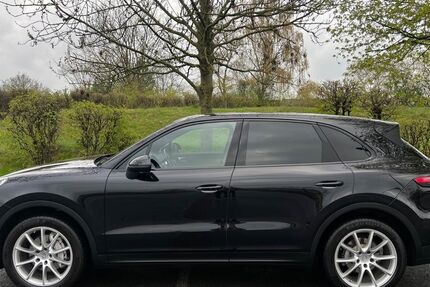 Porsche Cayenne 146.000 km 39.500 &euro; Oberhausen 46149