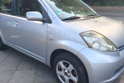 Daihatsu Sirion 151.000 km 1.900 &euro; Mönchengladbach - Odenkirchen 41199