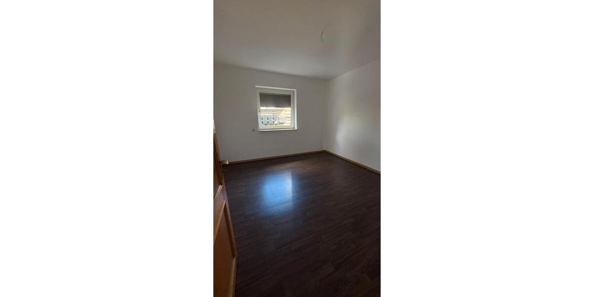 Erdgeschoßwohnung Ratingen Lintorf - 3.5 Zimmer, 85 m&sup2;, 850&euro; | Angebot:25990085