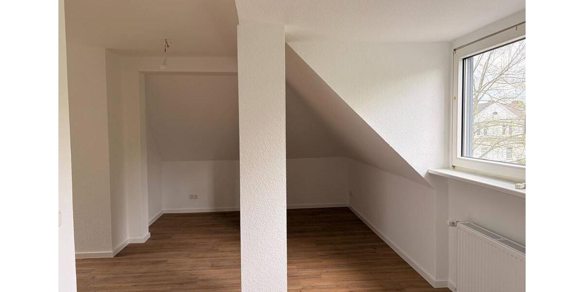 Dachgeschoßwohnung Düsseldorf Stadtbezirk 9 - 2 Zimmer, 49 m&sup2;, 590&euro; | Angebot:26603069