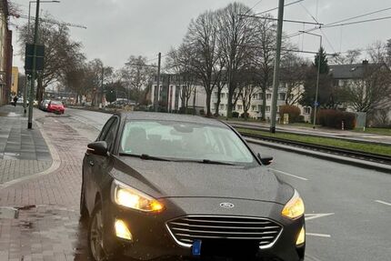 Ford Focus 115.000 km 9.200 &euro; Duisburg 47055