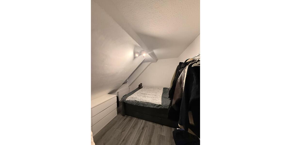 Dachgeschoßwohnung Duisburg Hochheide - 2 Zimmer, 40 m&sup2;, 532&euro; | Angebot:25753649