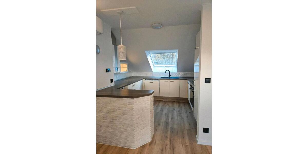 Dachgeschoßwohnung Duisburg Rheinhausen - 3 Zimmer, 80 m&sup2;, 750&euro; | Angebot:25935334