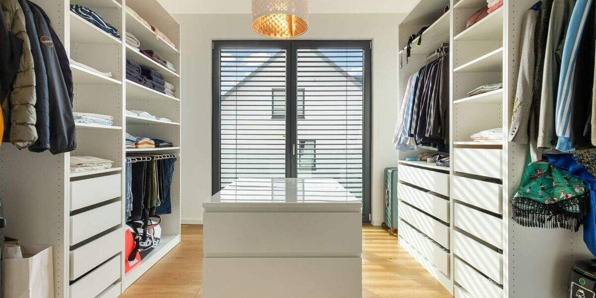 Einfamilienhaus Düsseldorf Mörsenbroich - 5 Zimmer, 221 m&sup2;, 1.990.000&euro; | Angebot:25929371