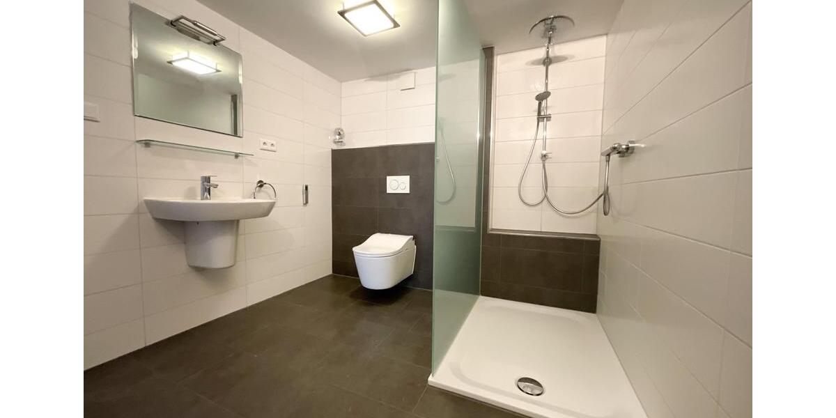 Etagenwohnung Mülheim an der Ruhr Heißen - 4 Zimmer, 173 m&sup2;, 1.550&euro; | Angebot:26018122