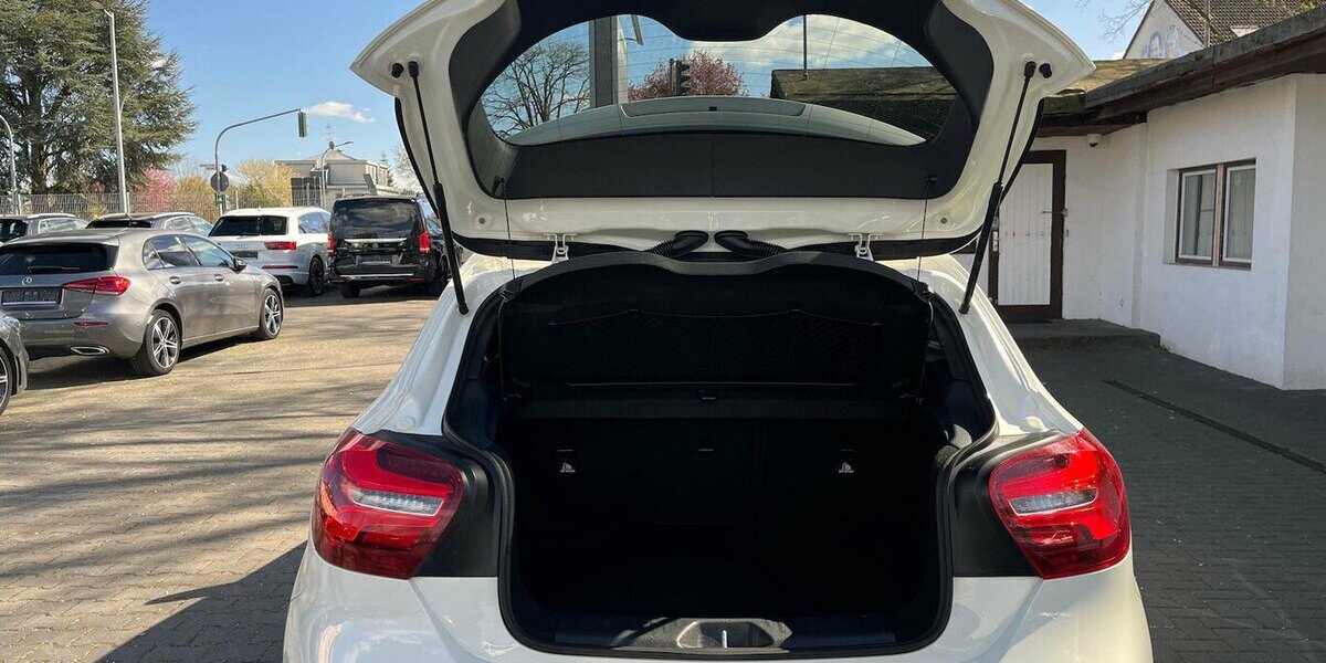 Mercedes-Benz A 220 CDI / AMG / Pano / Kamera / Navi / Euro6 195.000 km 16.390 &euro; Mönchengladbach 41066