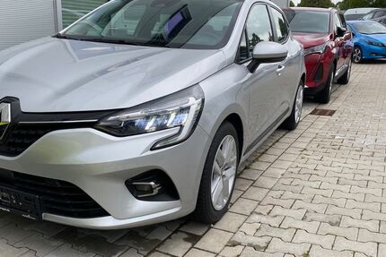 Renault Clio 25.600 km 12.600 &euro; Oberhausen 46145