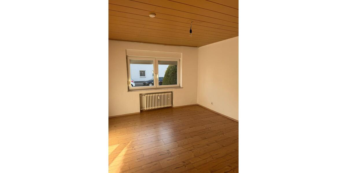 Etagenwohnung Duisburg Essenberg - 3 Zimmer, 74 m&sup2;, 495&euro; | Angebot:25646850