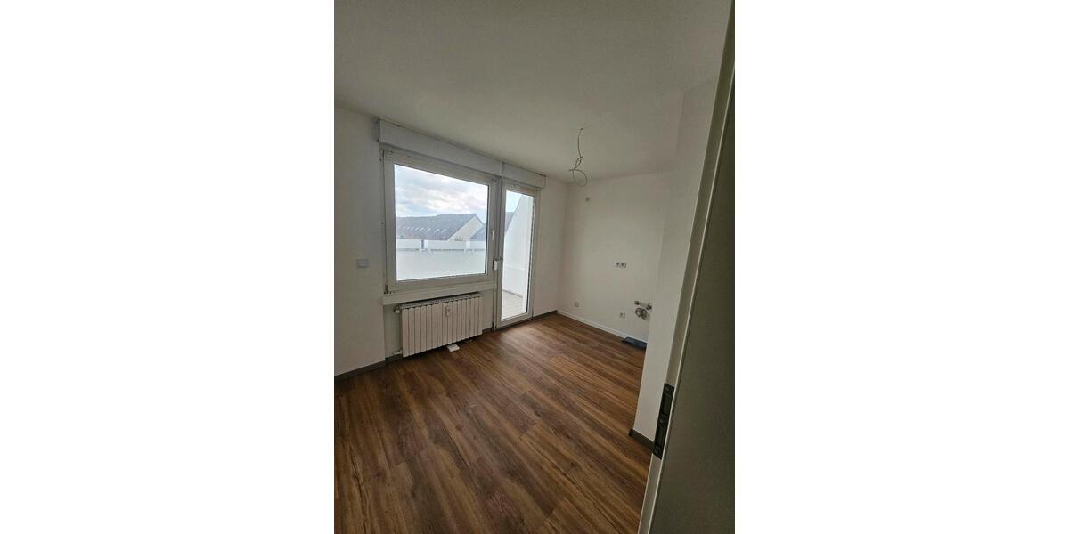 Dachgeschoßwohnung Duisburg Duisburg-Mitte - 2 Zimmer, 45 m&sup2;, 450&euro; | Angebot:26659109