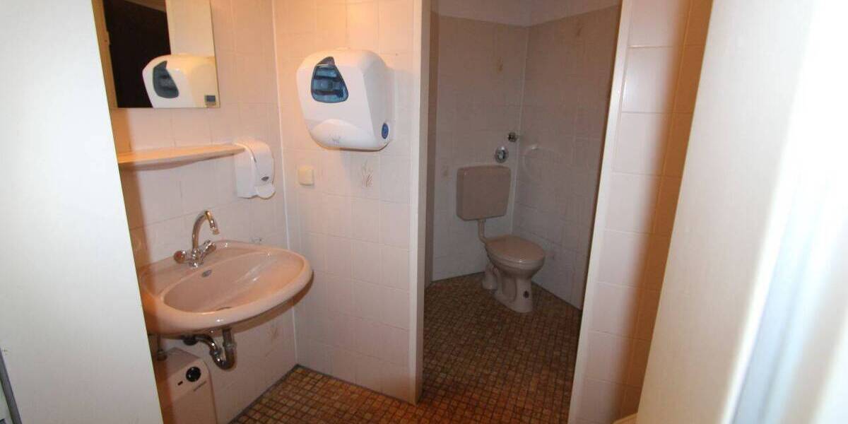 Gewerbeobjekt Krefeld Stadtmitte - 9 Zimmer, 214 m&sup2;, 1.200&euro; | Angebot:25684498