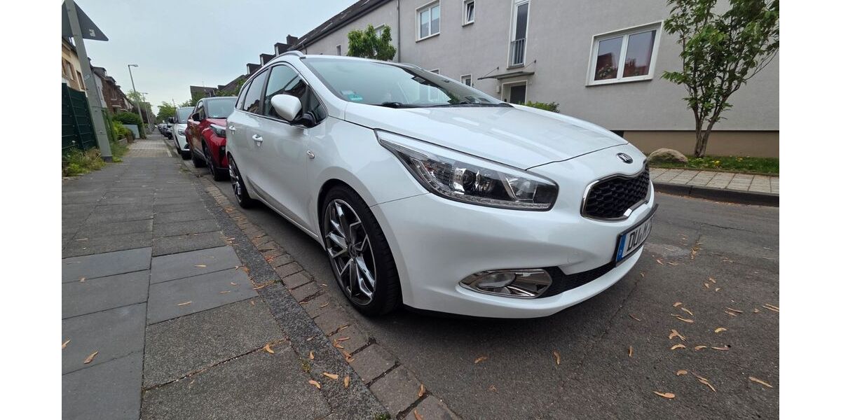 Kia ceed Sportswagon 120.000 km 9.300 &euro; Duisburg 47054